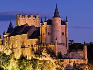 Алькасар в Сеговии – живописный сказочный замок